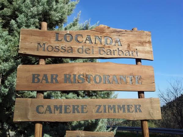 Locanda Mossa Dei Barbari Buriano Kültér fotó